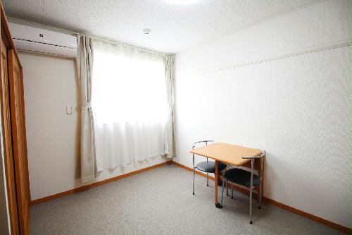 居室・リビング　採光面は南向きで日当たりは良いですよ♪