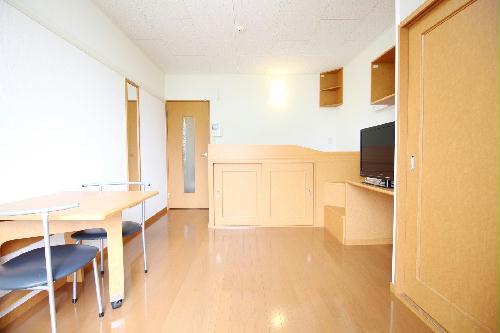 居室・リビング　1Fはフローリング仕様となります。