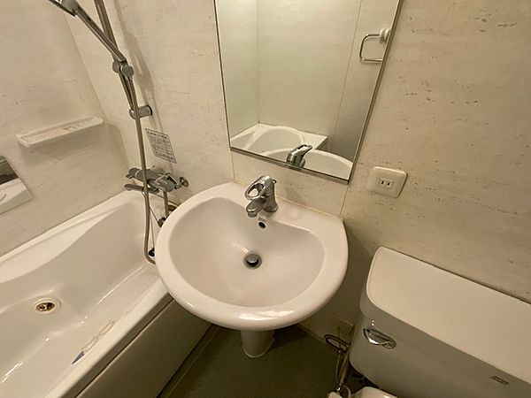 バス・シャワールーム　※別部屋の参考写真です。