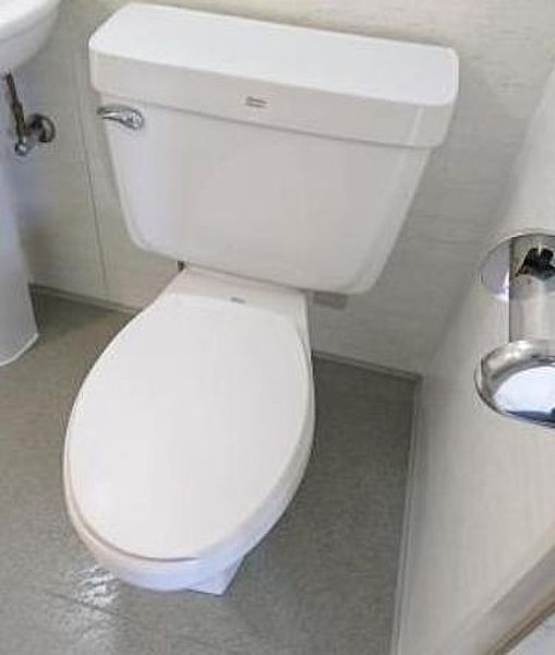 トイレ　※別部屋の参考写真です。