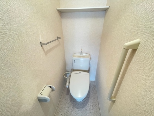 トイレ　温水洗浄暖房便座