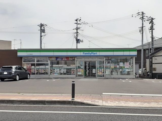 コンビニ　ファミリーマート原ノ町駅前店（コンビニ）まで800m