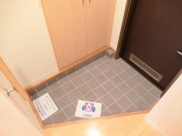 玄関　シューズボックスあり！