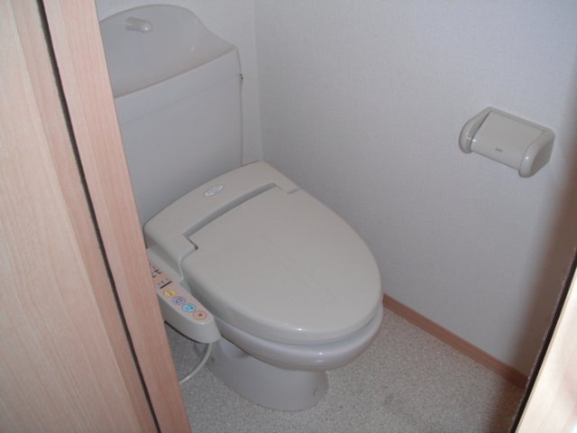 トイレ　コンパクトで使いやすいトイレです