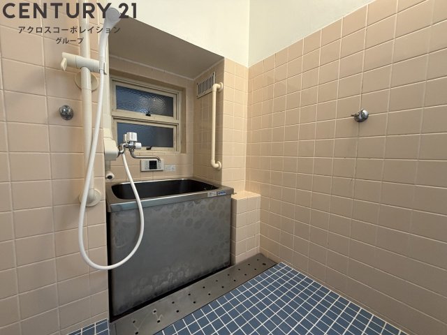 バス・シャワールーム　落ち着いた空間のお風呂です