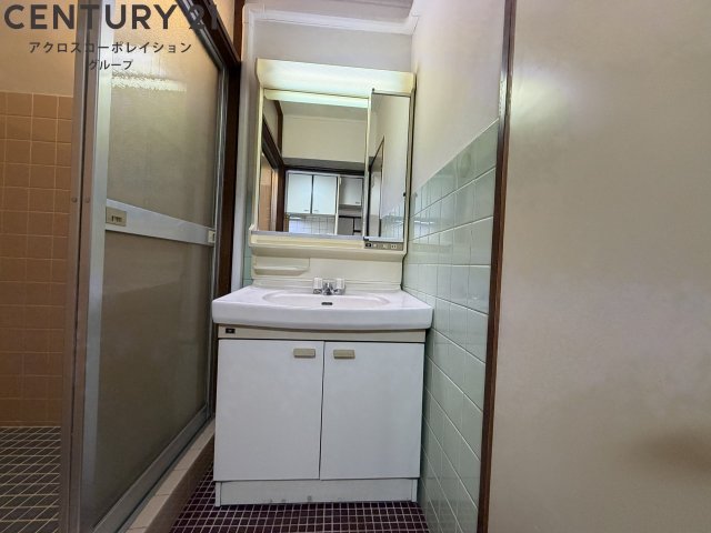 洗面設備　コンパクトで使いやすい洗面所