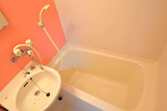 バス・シャワールーム　一人暮らしには十分なサイズの浴室♪