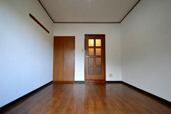 居室・リビング　６帖の洋室はベッドも置けます）＾ｏ＾（