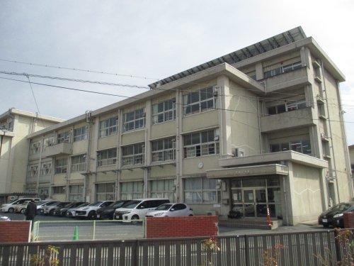 小学校　市橋小学校（小学校）まで825m