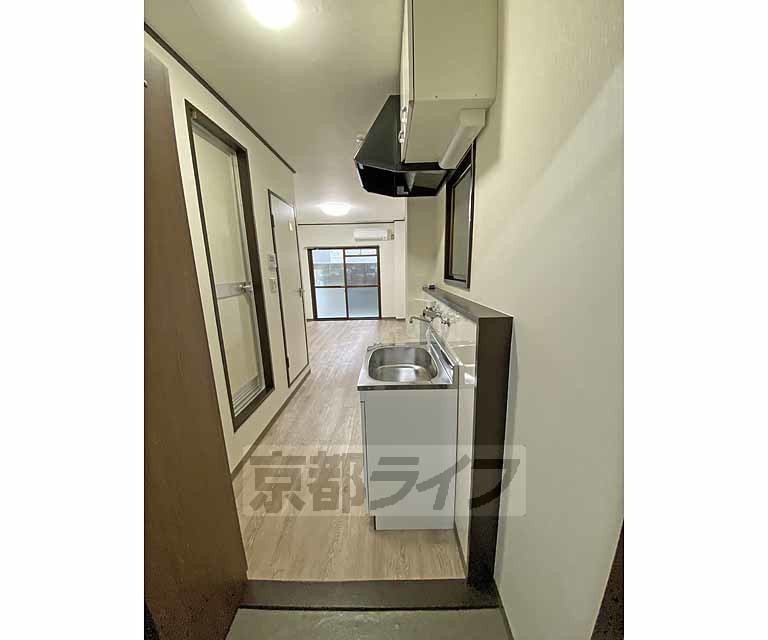 その他部屋・スペース　玄関から見たところです。