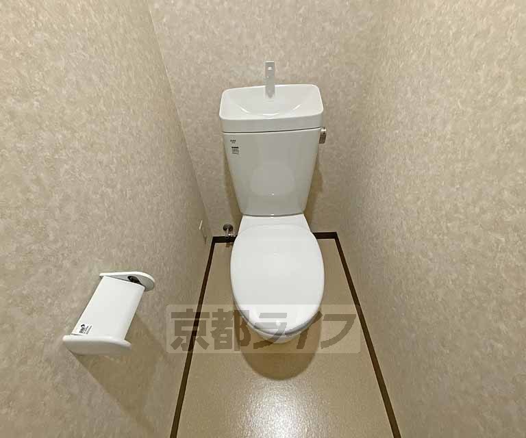 トイレ　トイレ内のコンセントがあります。