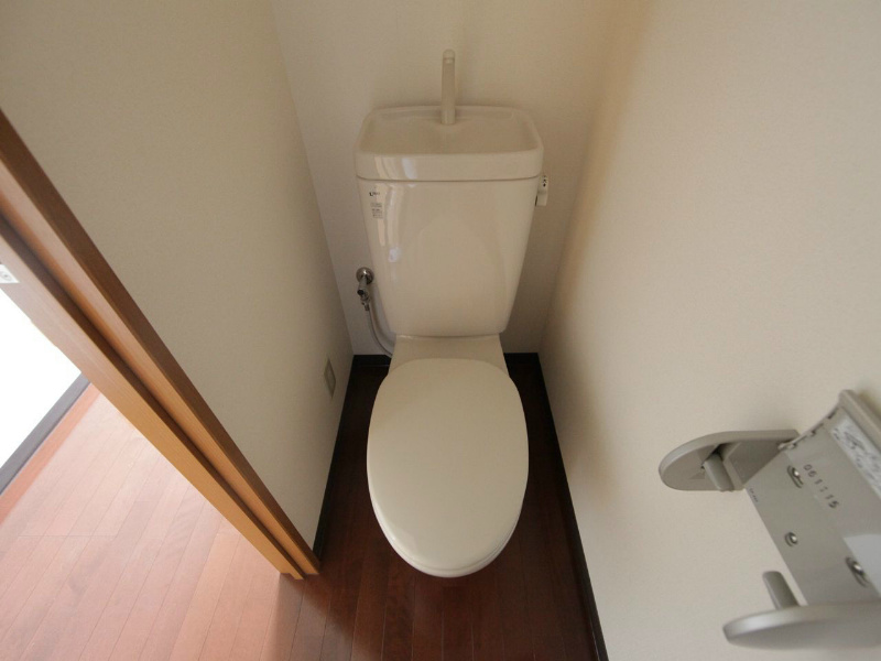 トイレ　トイレ　温水洗浄便座取り付け可