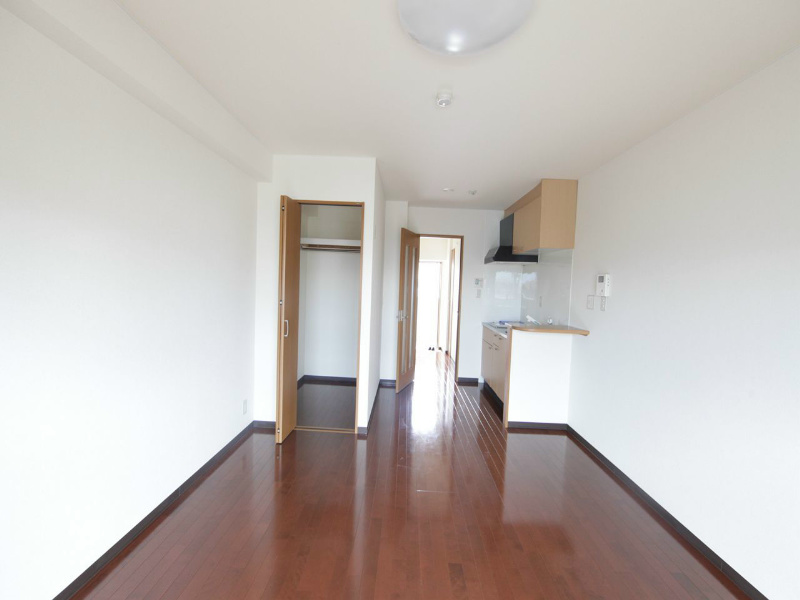 居室・リビング　洋室10帖　ウォークインクローゼット付（収納充実してます）