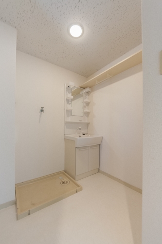 洗面設備　参考画像は２号室です。間取り反転。現況優先です。