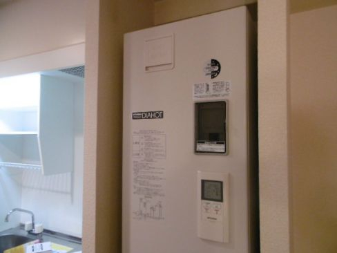 玄関　ジェイ・プライド難波南　電気温水器