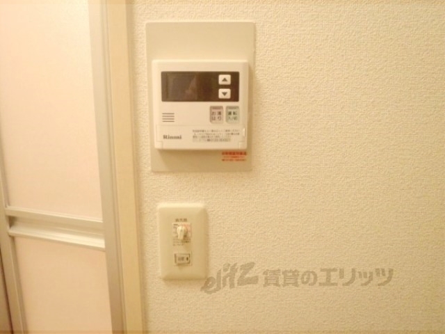 その他設備　給湯器リモコン