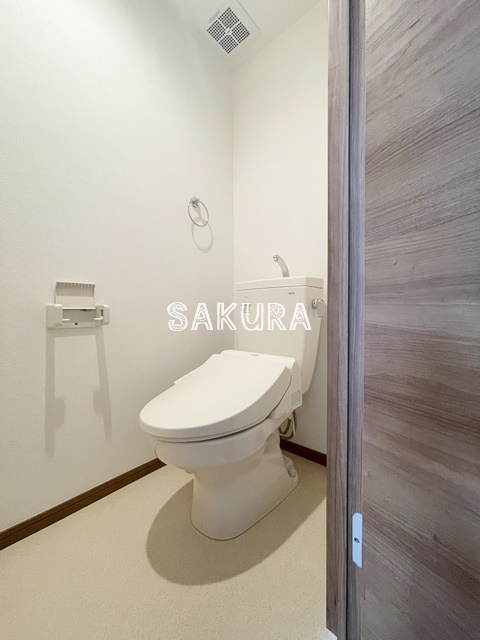 トイレ　嬉しい温水洗浄便座♪