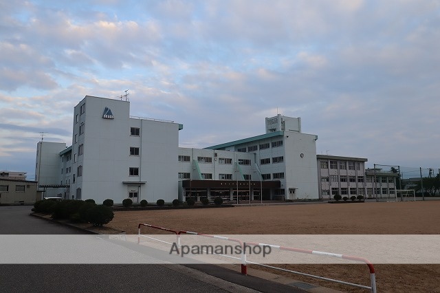 中学校　奥田中学校（中学校）まで725m