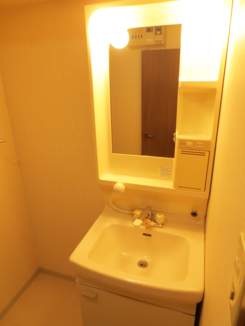 洗面設備　同物件の別のお部屋です