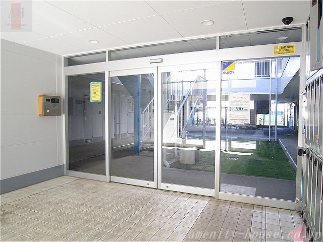 エントランス　●エントランスは安心のオートロック対応！