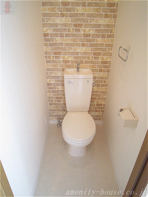 トイレ　●清潔感のあるトイレスペース！