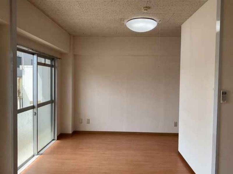 居室・リビング　図面と現状に相違がある場合には現状を優先