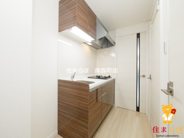 キッチン　「ただの部屋探しじゃない。“あなたの暮らし”探しです。」