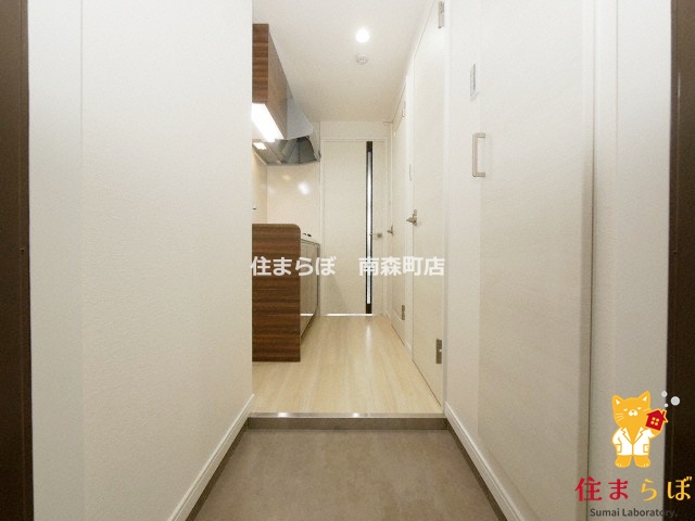 玄関　「気になったら、LINEで気軽に相談できますよ。」