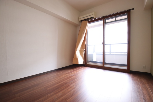 居室・リビング　※別号室の参考写真のため、現状優先です。