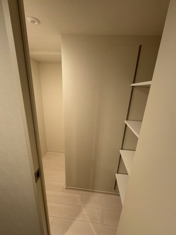 収納　※別部屋の参考写真です