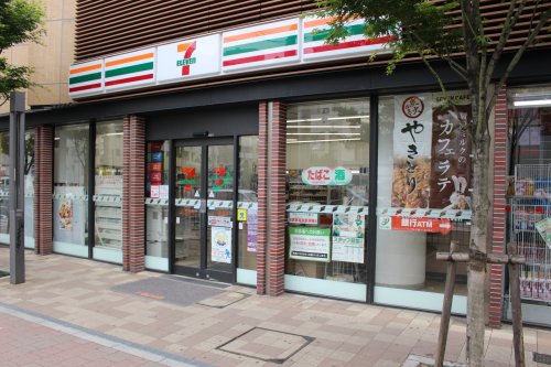 コンビニ　セブンイレブン 横浜反町駅前店（コンビニ）まで1104m
