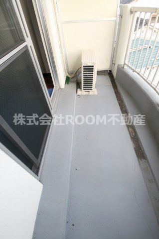 バルコニー　バルコニーからの眺めを楽しみながら食事をしませんか