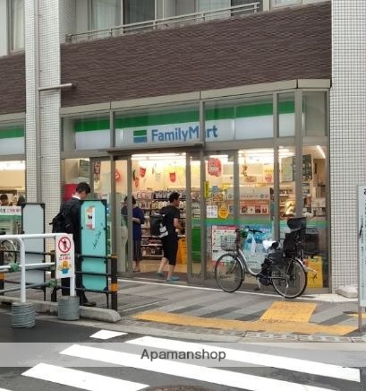 コンビニ　ファミリーマート大田梅屋敷駅前店（コンビニ）まで246m
