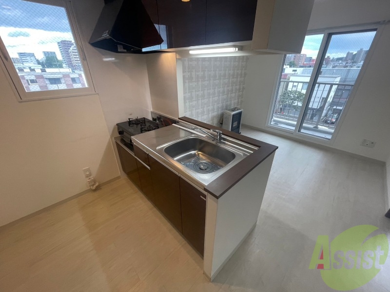 キッチン　こちらはキッチン。調理スペースもあり使いやすそうです。