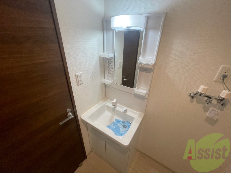 洗面設備　洗面台。身支度にはかかせないですよね～。