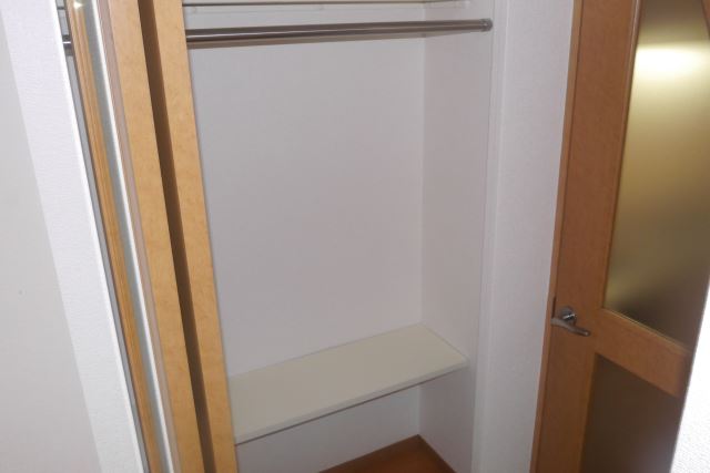 収納　棚付いてます！