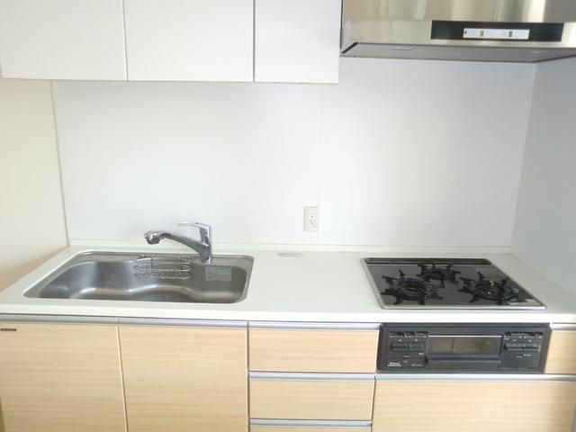 キッチン　★お料理らくらくシステムキッチン３口付きです★