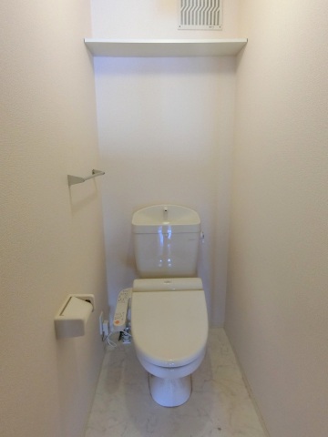 トイレ　温水洗浄暖房便座付き