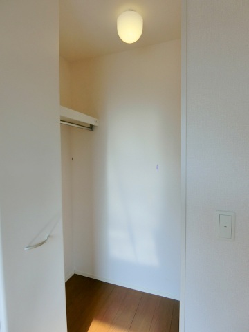 収納　ステップインクローゼット