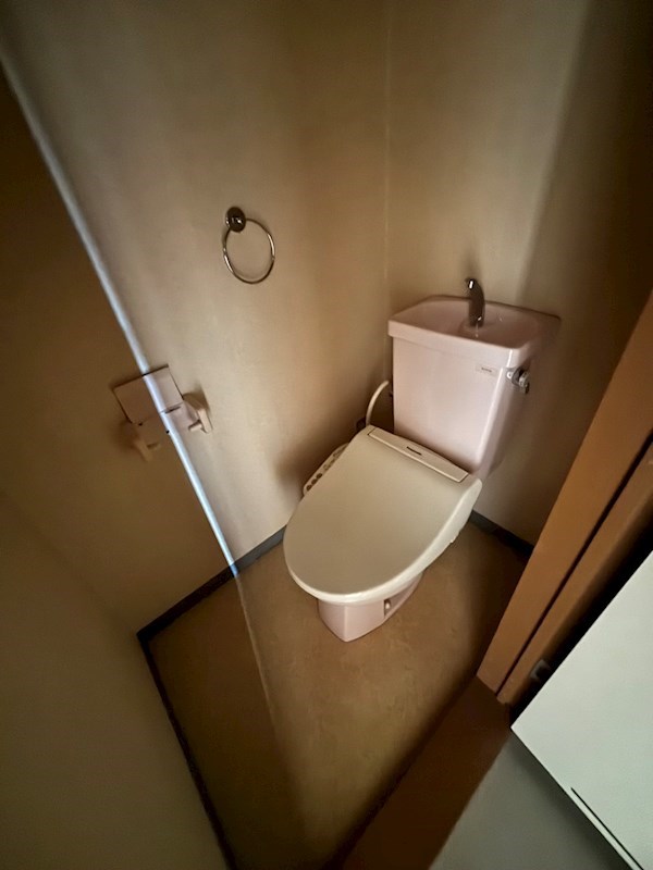 トイレ　※別部屋参考写真