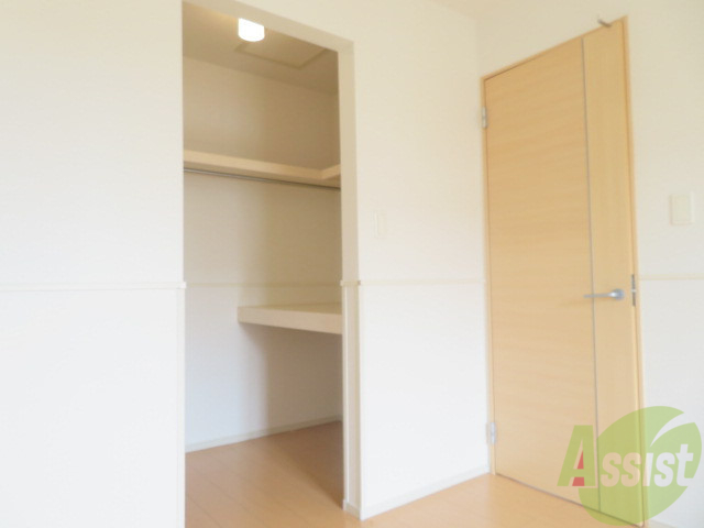 収納　ウォークインクローゼット。荷物が多くても問題ないですね