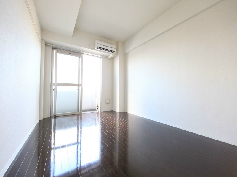 バルコニー　洋室7帖　エアコン完備　バルコニー