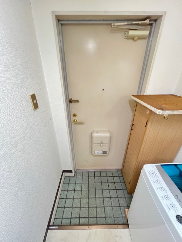 玄関　※他部屋写真使用