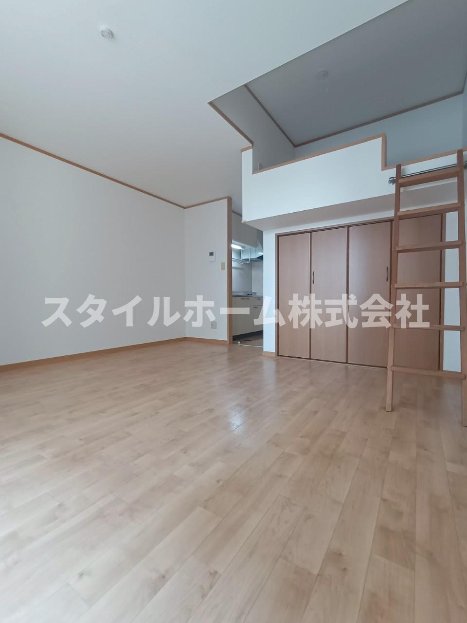 居室・リビング　同建物内別部屋の写真です。