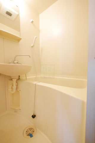 バス・シャワールーム　別部屋参考画像