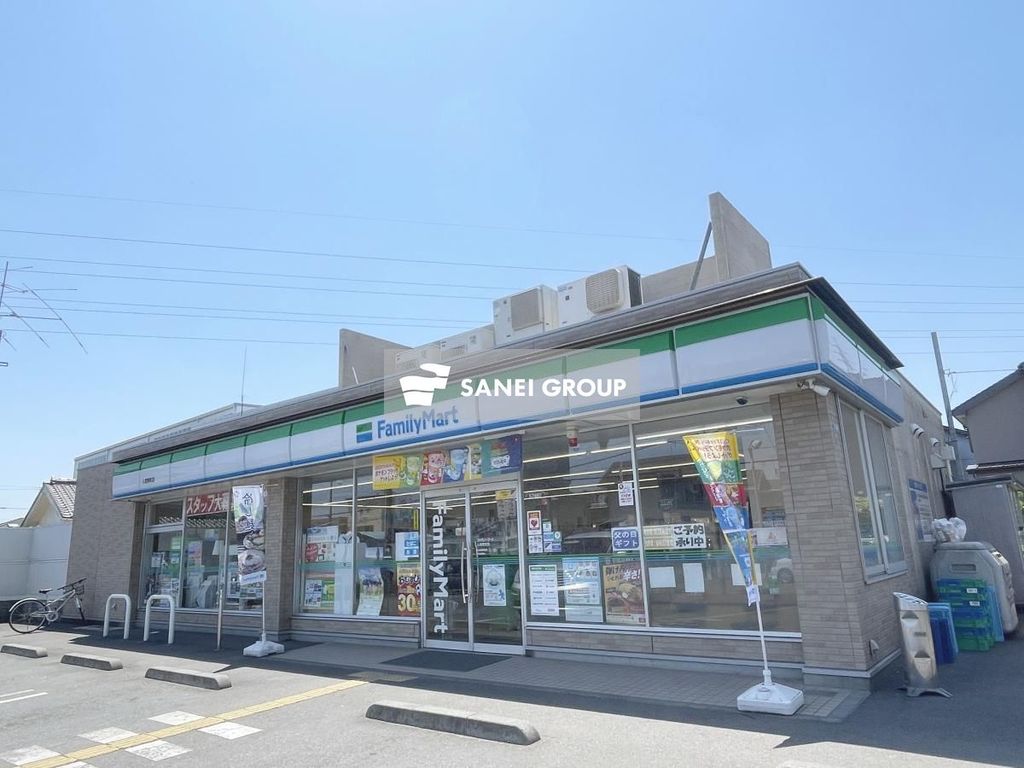 コンビニ　ファミリーマート 入間東町店（コンビニ）まで670m