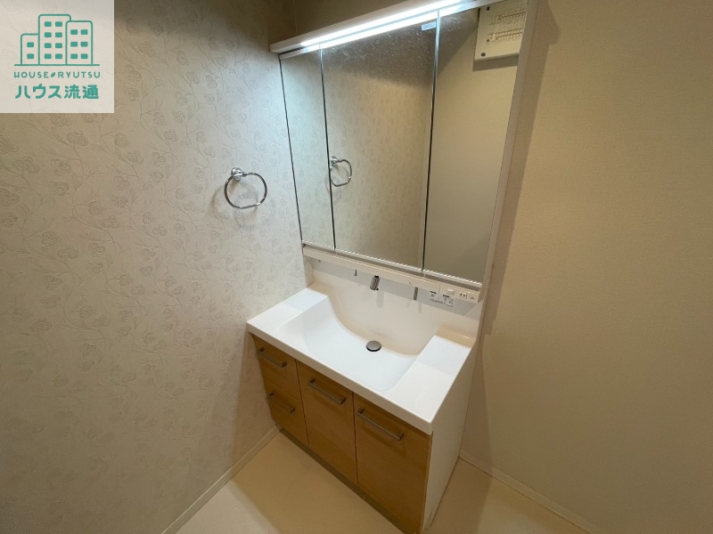 洗面設備　※写真は別号室です