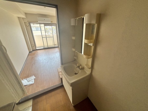 洗面設備　※別部屋の写真です