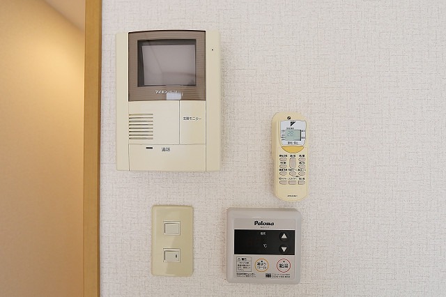 セキュリティ　安心のモニター付きインターホン