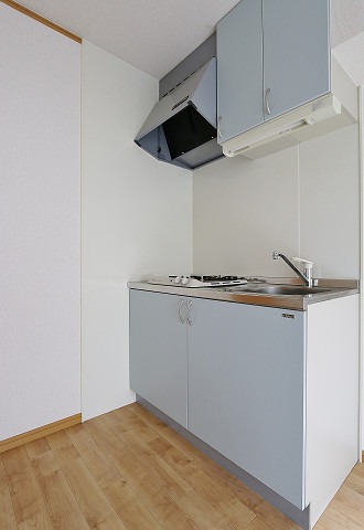 キッチン　上下に収納があり使い勝手が良いですね